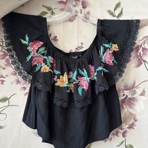 Off Shoulder elastic Ruffle Lace Trim Embroidery supper top Forever21